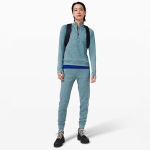 Lulilemon Engineered Warmth Joggers. Submarine/white. Size 8.